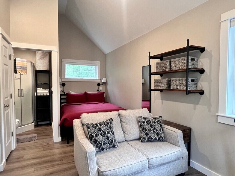 More Photos Of 200 Seal Cove Rd, Southwest Harbor Hotel For Sale
