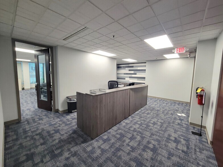 More Photos Of 8001 Broadway, Merrillville Office For Lease