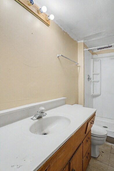 More Photos Of 330 Main Ave E, Soap Lake Freestanding For Lease