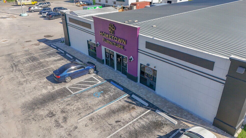 More Photos Of 14 W Hickory St, Arcadia Freestanding For Lease