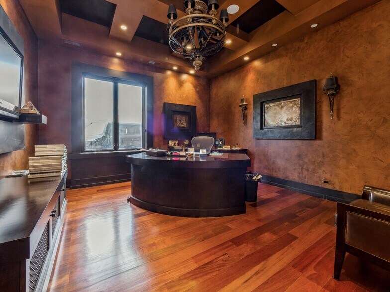 More Photos Of 4650-52 Lawrence, Chicago Office For Sale