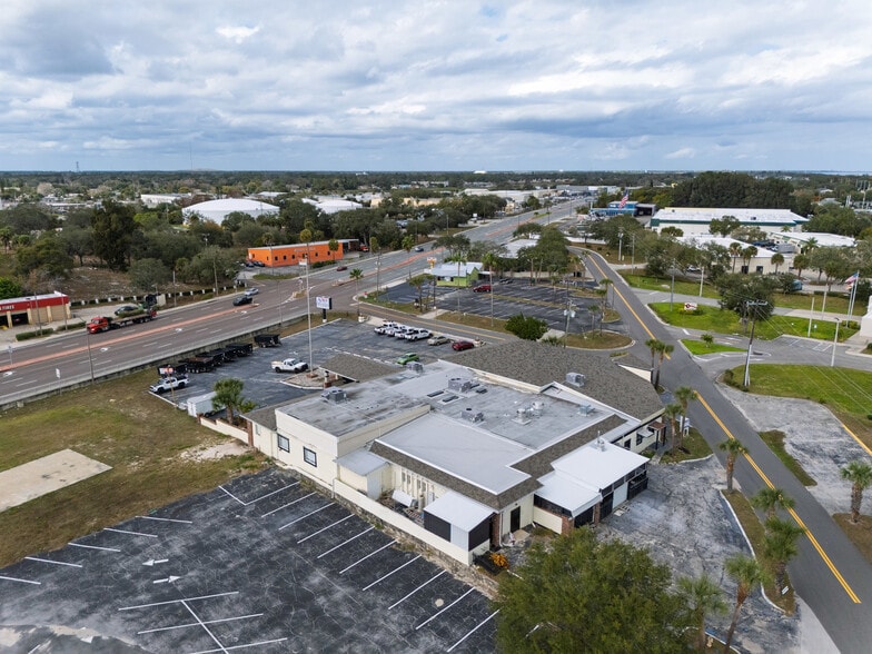 More Photos Of 300 N Cocoa Blvd, Cocoa Restaurant For Lease