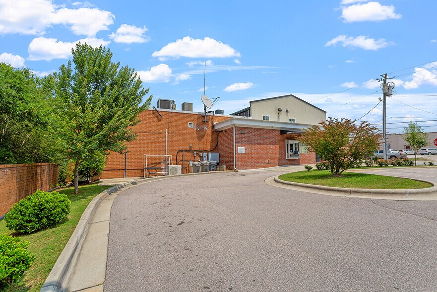 More Photos Of 303 N Arendell Ave, Zebulon Drugstore For Sale