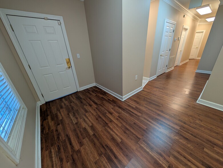 More Photos Of 6511 Creedmoor Rd, Raleigh Office For Lease