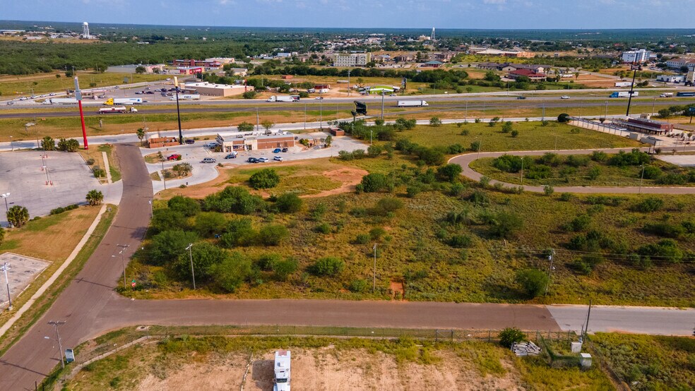 More Photos Of 0000 IH 35 Frontage, Cotulla Land For Sale