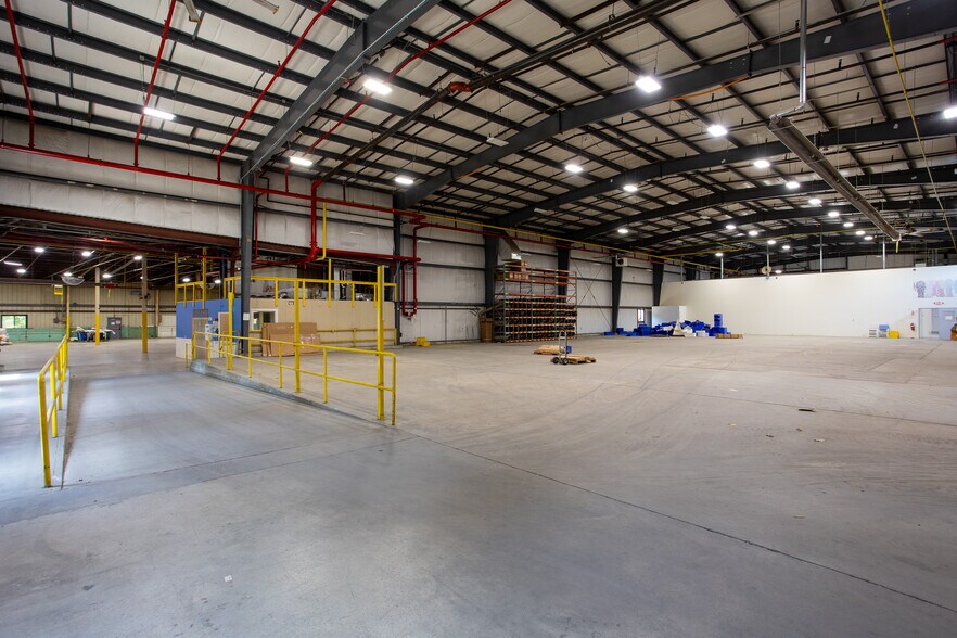 More Photos Of 125 Pecks Rd, Pittsfield Warehouse For Sale