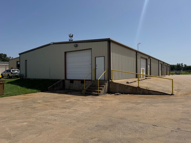 More Photos Of 102 S 111th Ave, Tulsa Warehouse For Sale