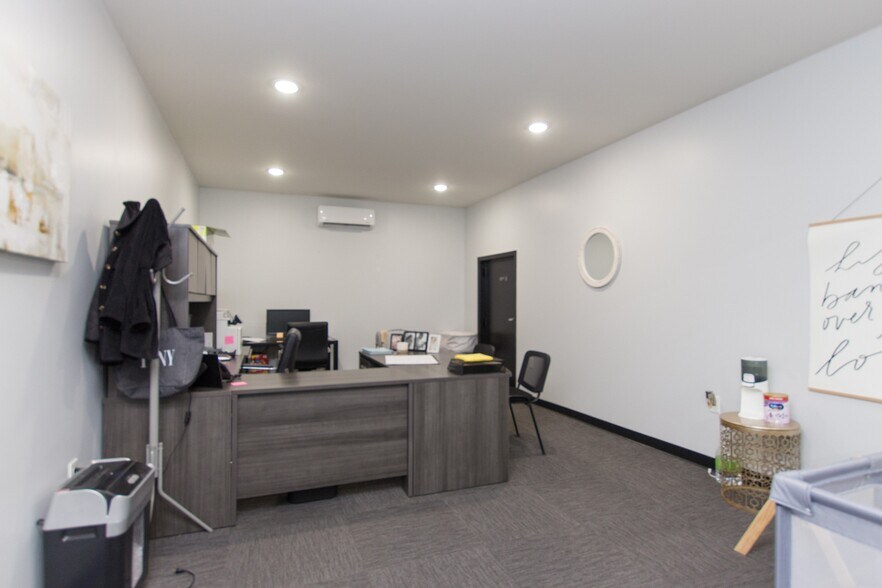 More Photos Of 1435 Paramount Dr, Huntsville Freestanding For Sale