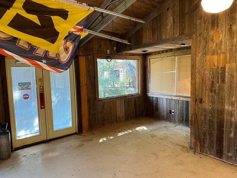 More Photos Of 18645 FM 1431, Jonestown Restaurant For Sale