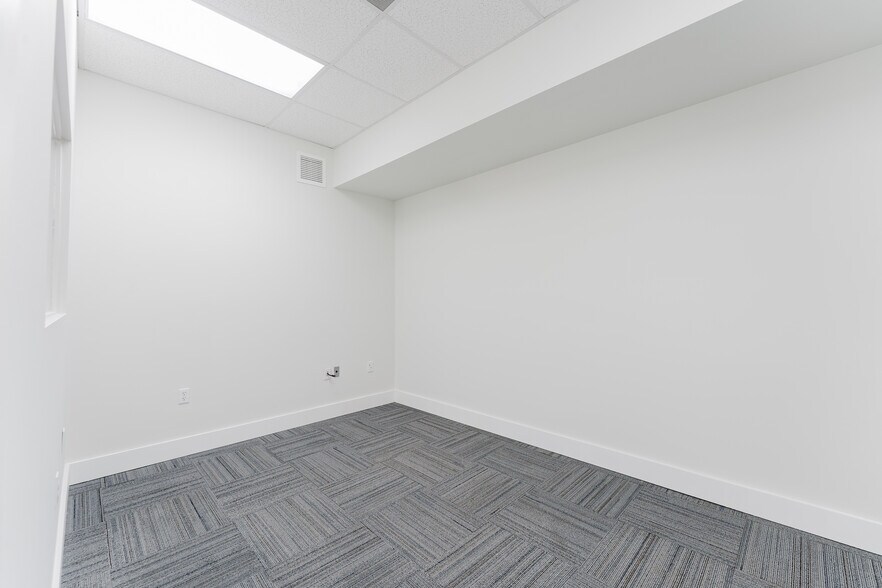 More Photos Of 1817-1847 NE 25th St, Lighthouse Point Unknown For Lease