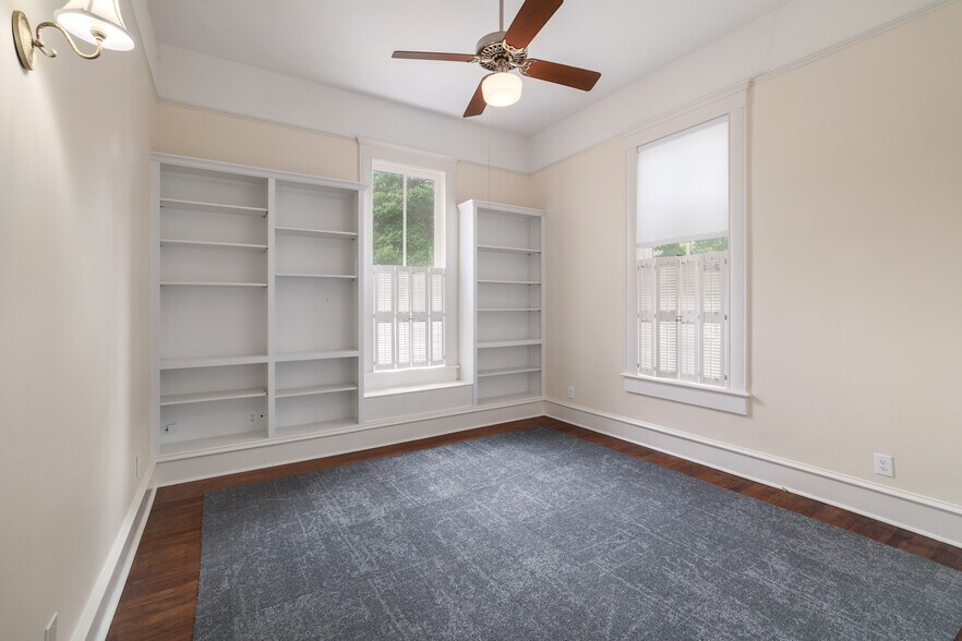 More Photos Of 602 W 13th St, Austin Office For Lease