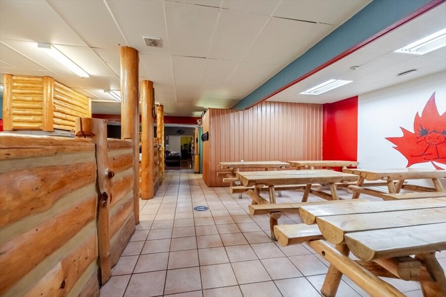 More Photos Of 892 6th Ave, Fernie Hospitality For Sale