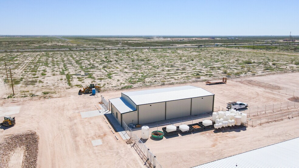 More Photos Of 2269 Ocotillo Dr, Pecos Industrial For Lease