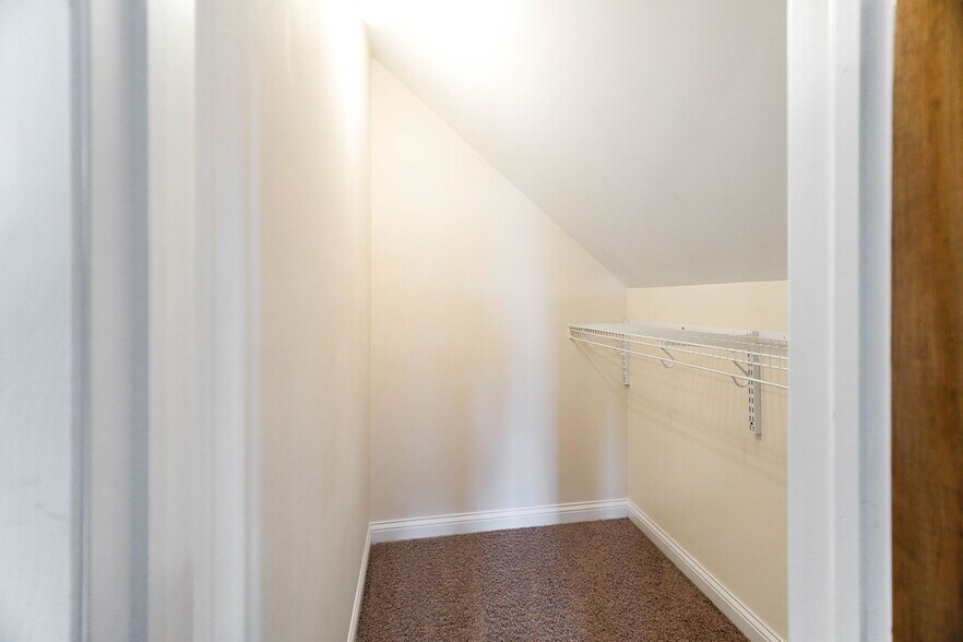 More Photos Of 153 S 17th St, Columbus Multifamily For Sale