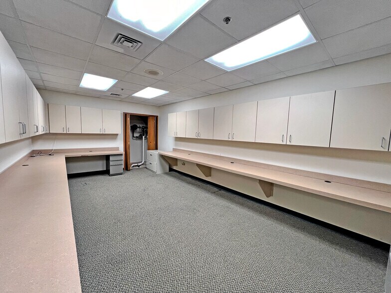 More Photos Of 2143 S State Route 157, Edwardsville Bank For Sale