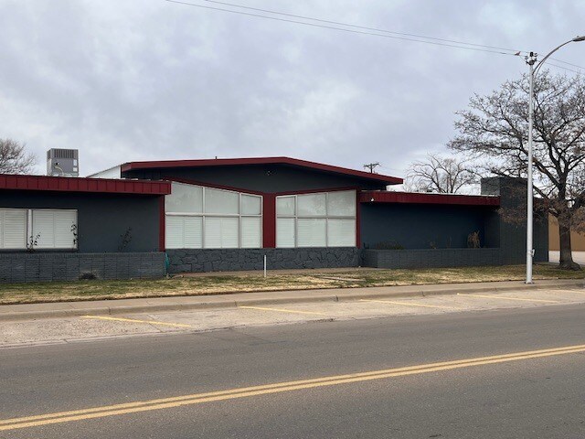More Photos Of 601 Main St, Hereford Funeral Home For Sale