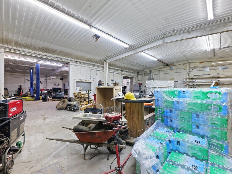 More Photos Of 2567 Athens Hwy, Gainesville Warehouse For Lease