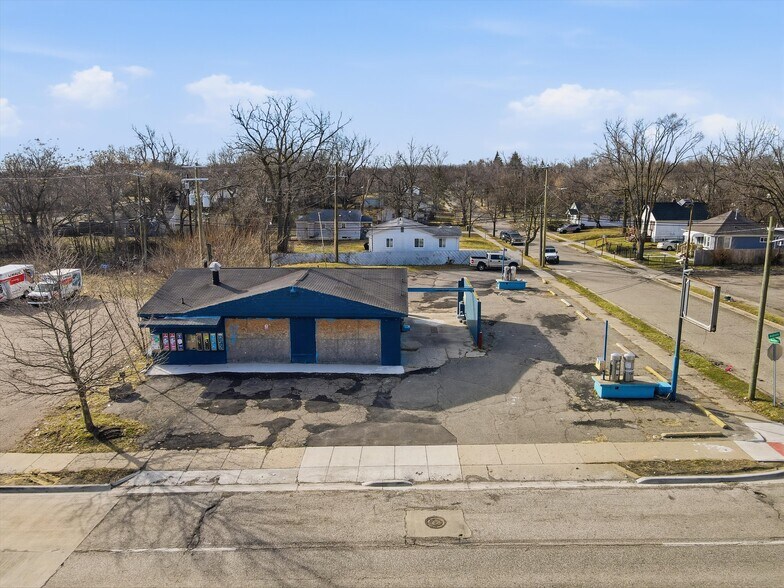 More Photos Of 684 Auburn Ave, Pontiac Auto Repair For Sale