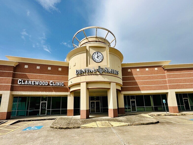 More Photos Of 7601 W Sam Houston S, Houston Unknown For Lease