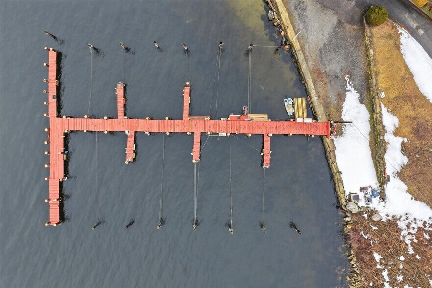 More Photos Of 53 Thames St, Groton Marina For Sale