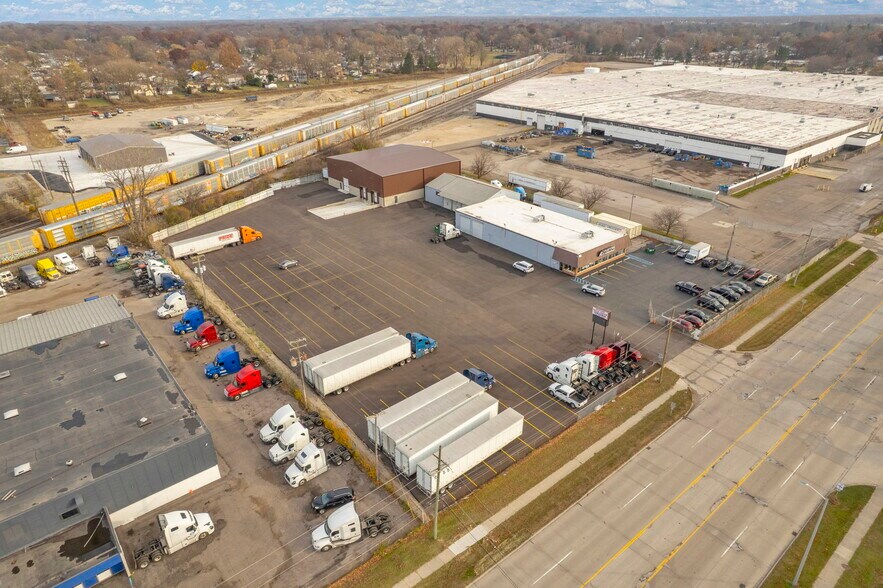 More Photos Of 1475 S Newburgh Rd, Westland Light Distribution For Sale