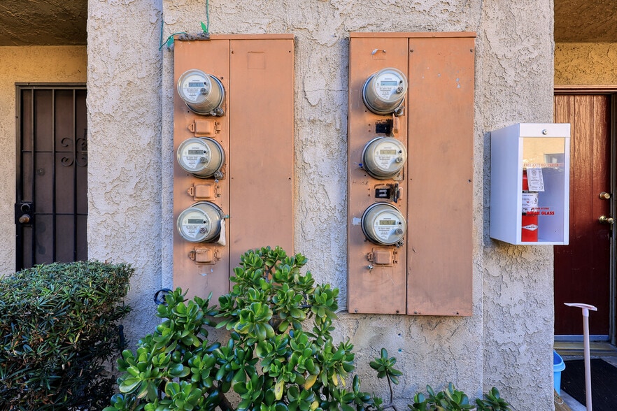 More Photos Of 15 E Beacon St, Alhambra Apartments For Sale