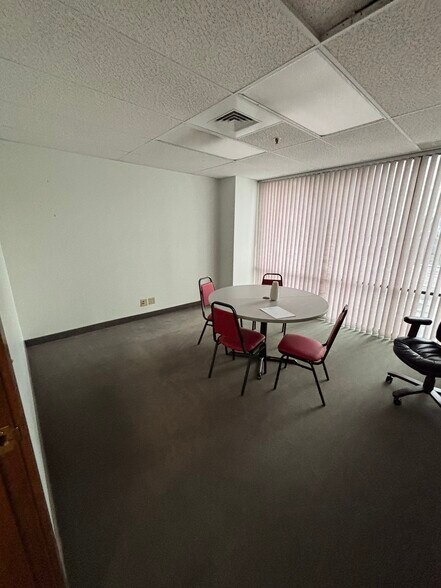 More Photos Of 456 Fulton St, Peoria Office For Sale