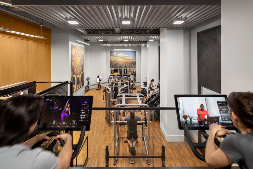 More Photos Of 333 Bush St, San Francisco Coworking Space