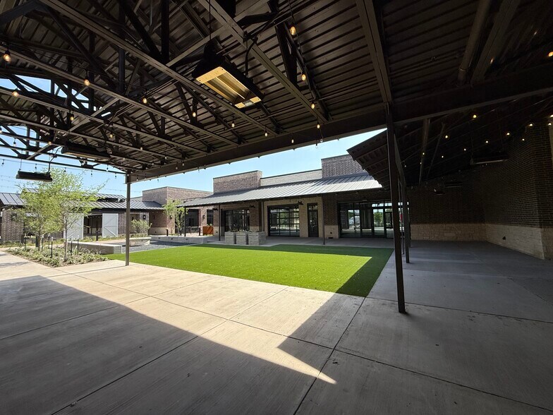 More Photos Of 2801 McKinney St, Melissa Unknown For Lease