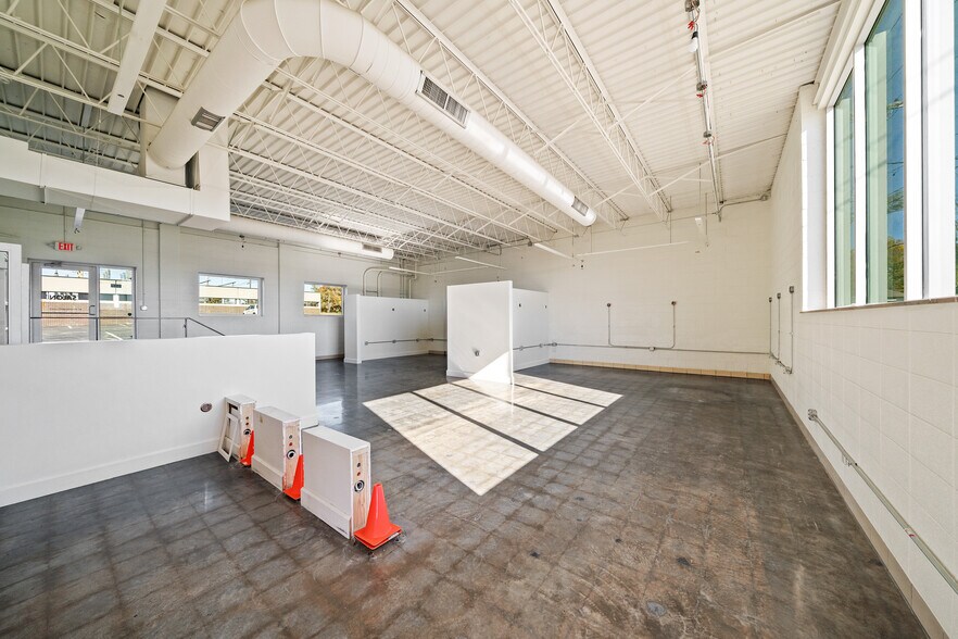 More Photos Of 6145 Troost Ave, Kansas City General Retail For Sale