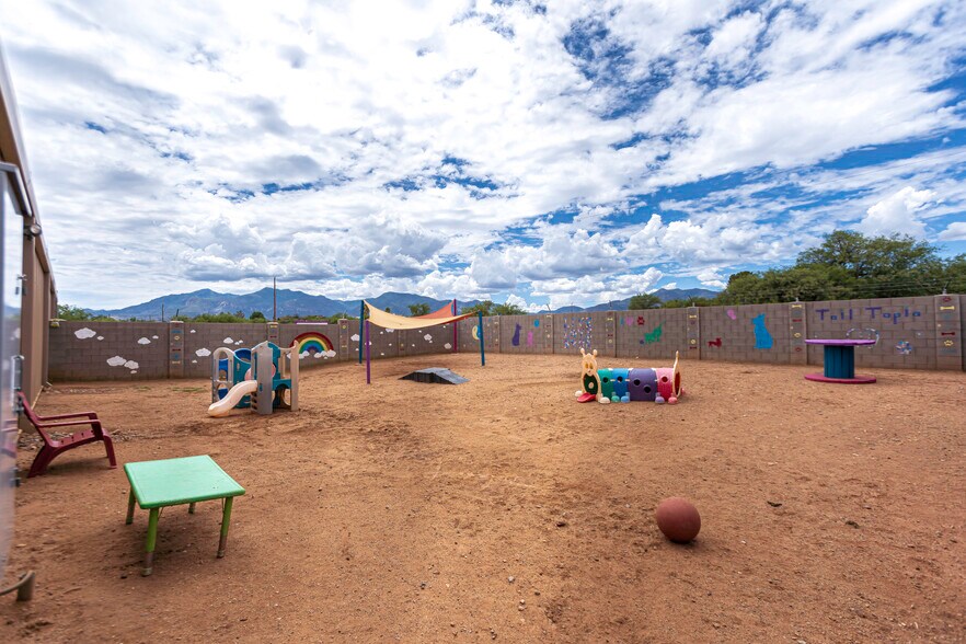 More Photos Of 1601 Wardle rd, Sierra Vista Specialty For Sale