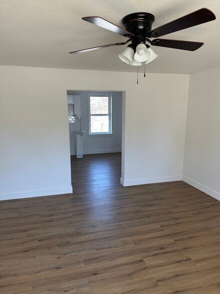 More Photos Of 1026 Greenslake Rd, East Ridge Apartments For Sale