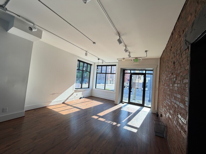 More Photos Of 1400 Elm St, Cincinnati Storefront Retail Office For Lease