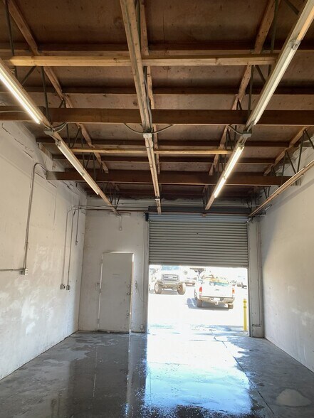 More Photos Of 195 E Easy St, Simi Valley Warehouse For Lease