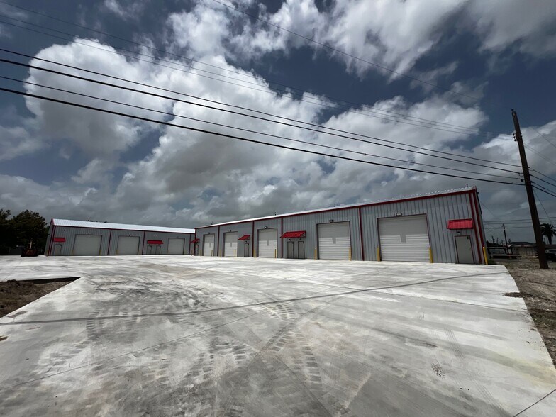 More Photos Of 810 Nas Dr, Corpus Christi Industrial For Lease