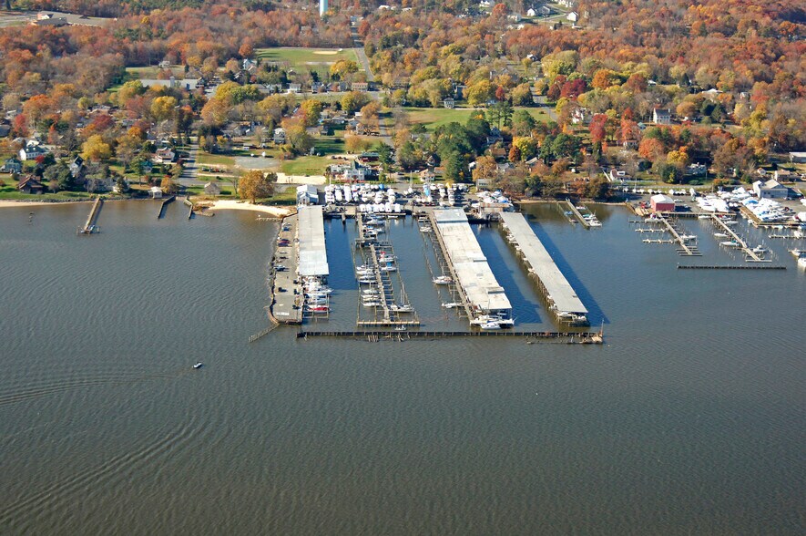 More Photos Of 4 Water St, Charlestown Marina For Sale