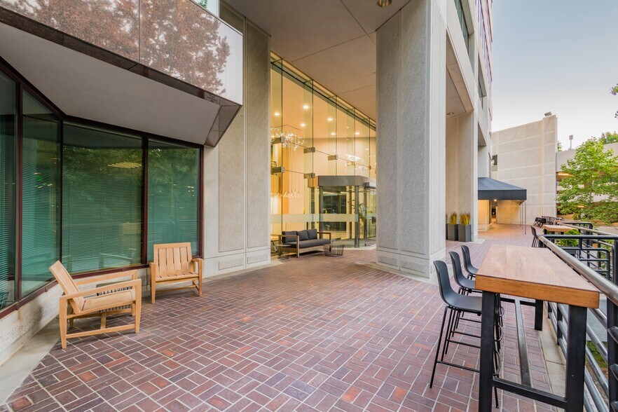 More Photos Of 2970 Clairmont Rd NE, Atlanta Medical For Lease