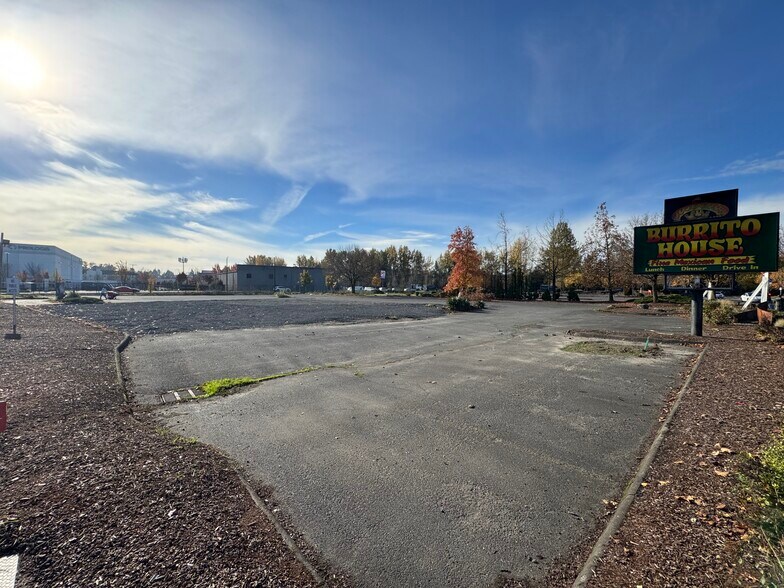 More Photos Of 1220 N Hayden Meadows Dr, Portland Land For Lease