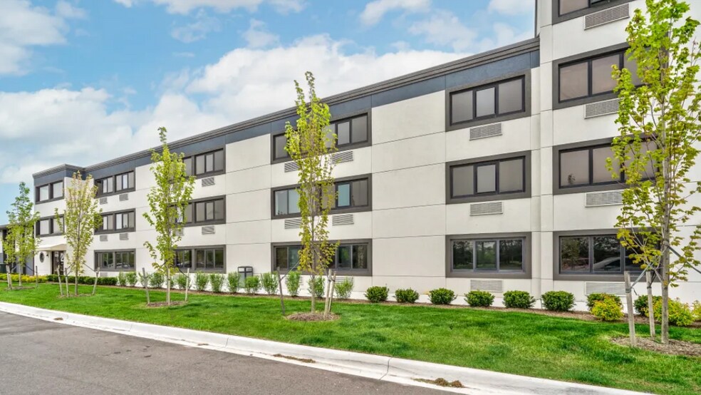 More Photos Of 34911 Van Dyke Ave, Sterling Heights Apartments For Lease