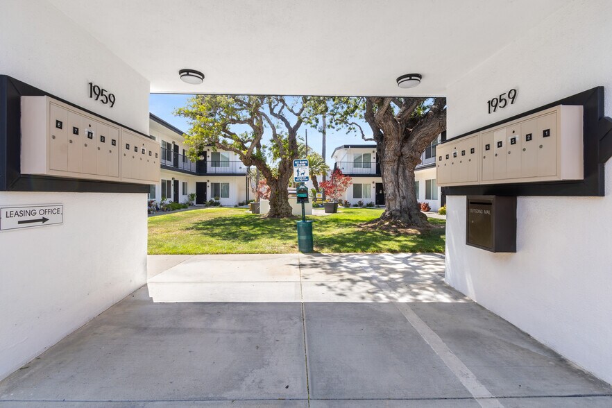 More Photos Of 1959-1961 Maple Ave, Costa Mesa Apartments For Sale