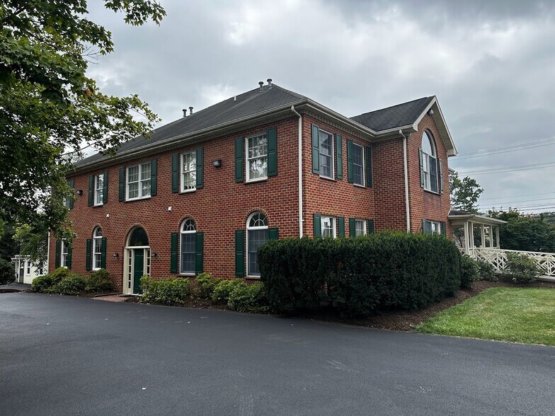 Primary Photo Of 201 Church St SE, Blacksburg Office Residential For Lease