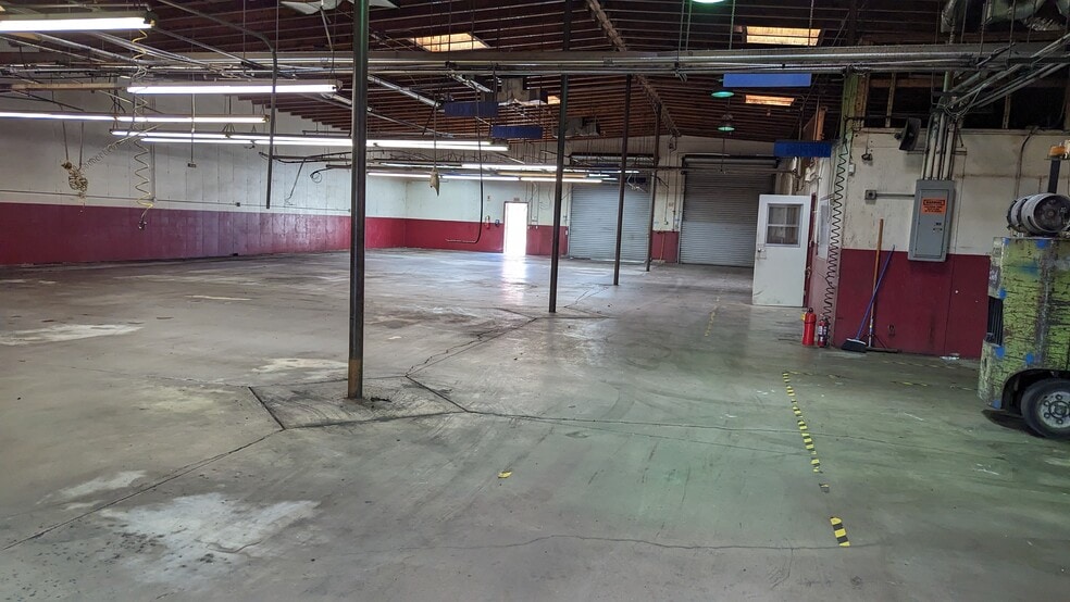 More Photos Of 6131 Quail Valley Ct, Riverside Manufacturing For Sale