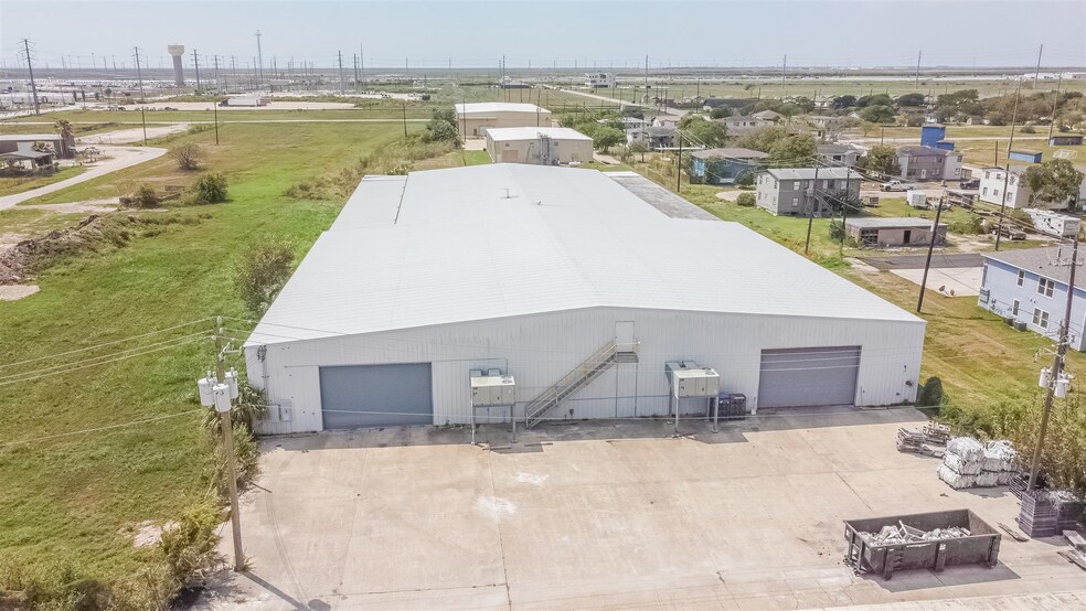 More Photos Of 101 W 4th St, Freeport Warehouse For Sale