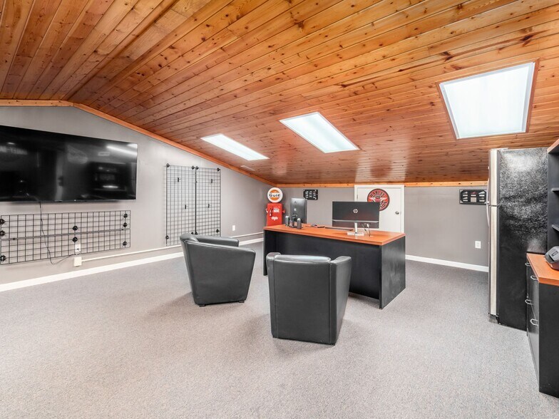 More Photos Of 31 S Ludlow Rd, Urbana Auto Repair For Sale