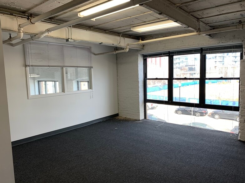 More Photos Of 1410-1440 N Kingsbury St, Chicago Manufacturing For Sale