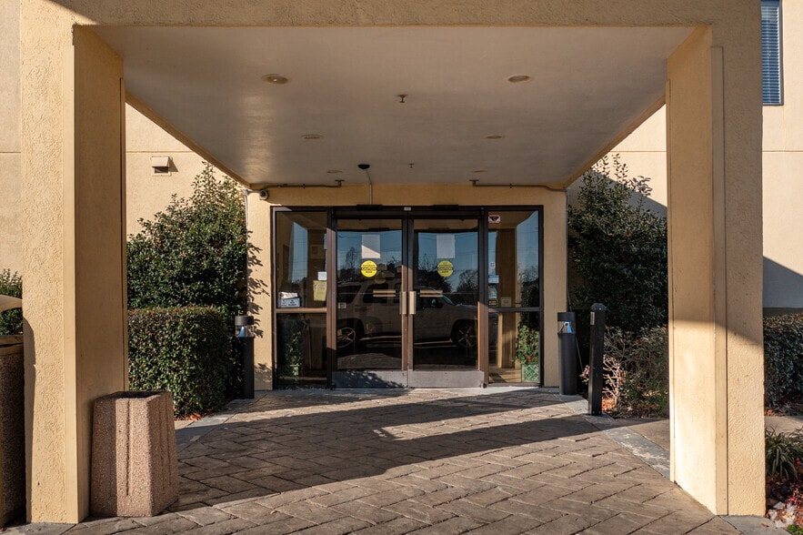 More Photos Of 4716 New Bern Ave, Raleigh Hotel For Sale