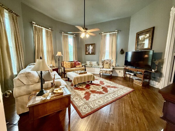 More Photos Of 101 Webb Rd E, Bell Buckle Hospitality For Sale