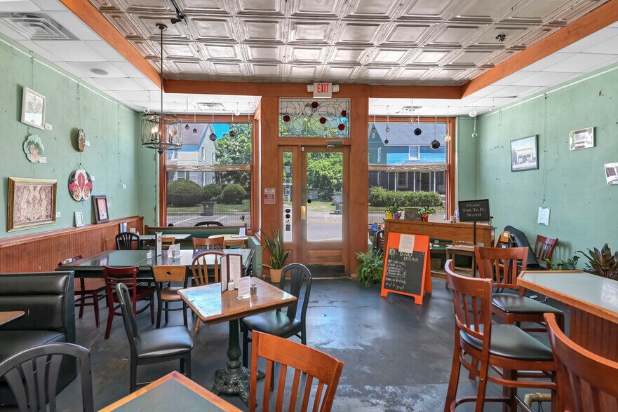 More Photos Of 300 State St, West Columbia Restaurant For Sale