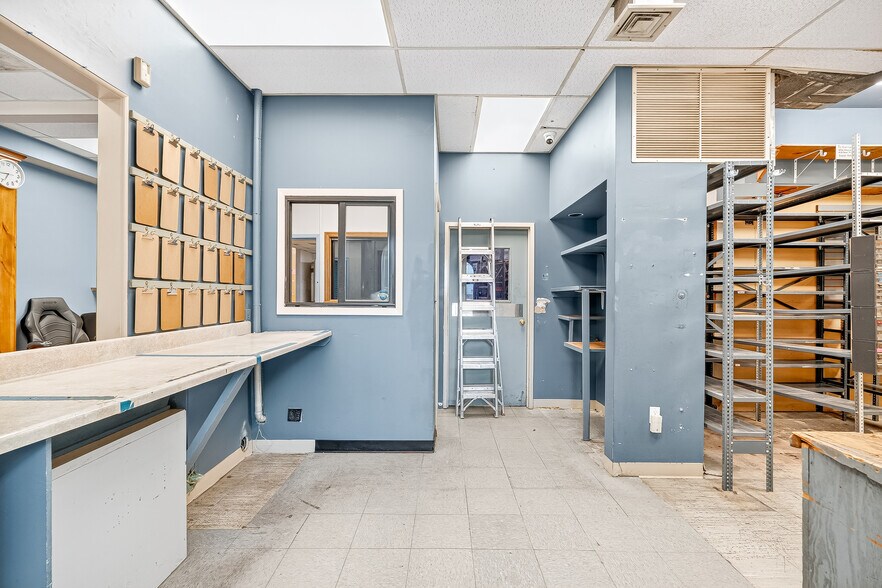 More Photos Of 22 W Lincoln Ave, Mount Vernon Freestanding For Lease