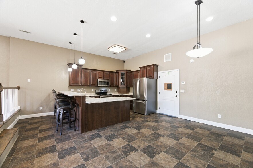 More Photos Of 3251 Main St, Pikeville Specialty For Sale